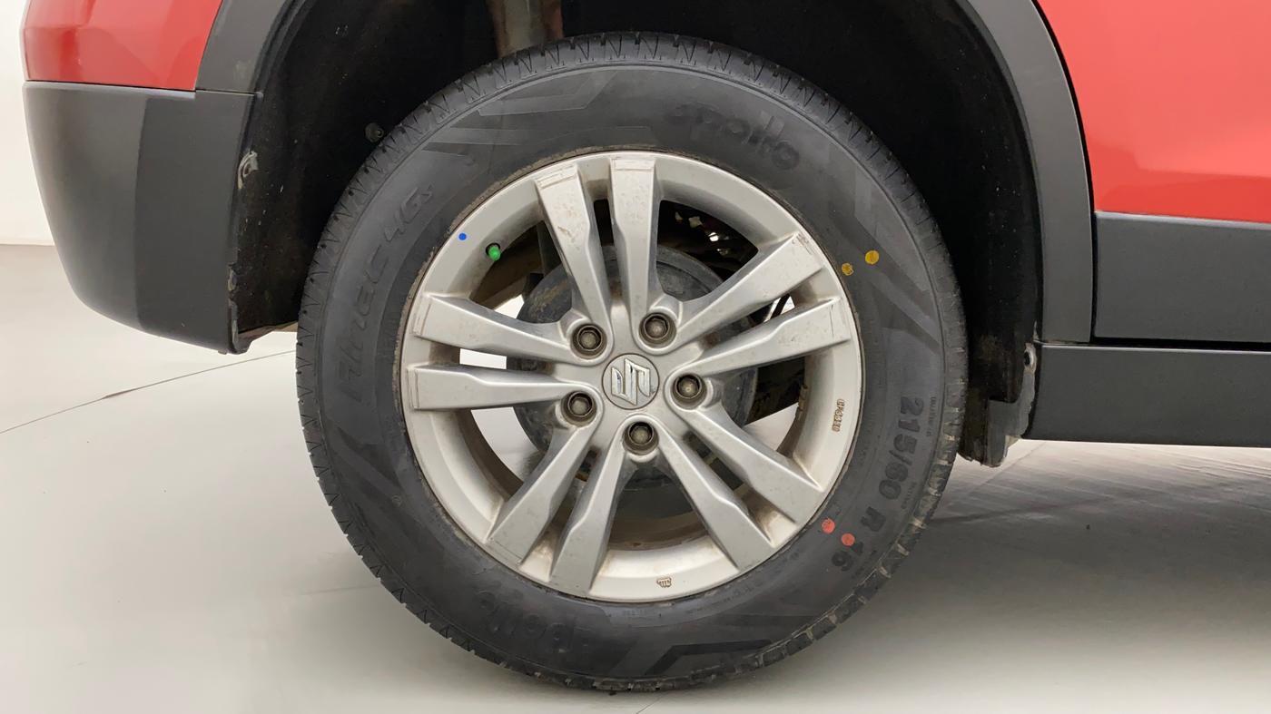 2016 Maruti Vitara Brezza ZDI PLUS DUAL TONE, Diesel, Manual, 55,290 km, Right Rear Wheel