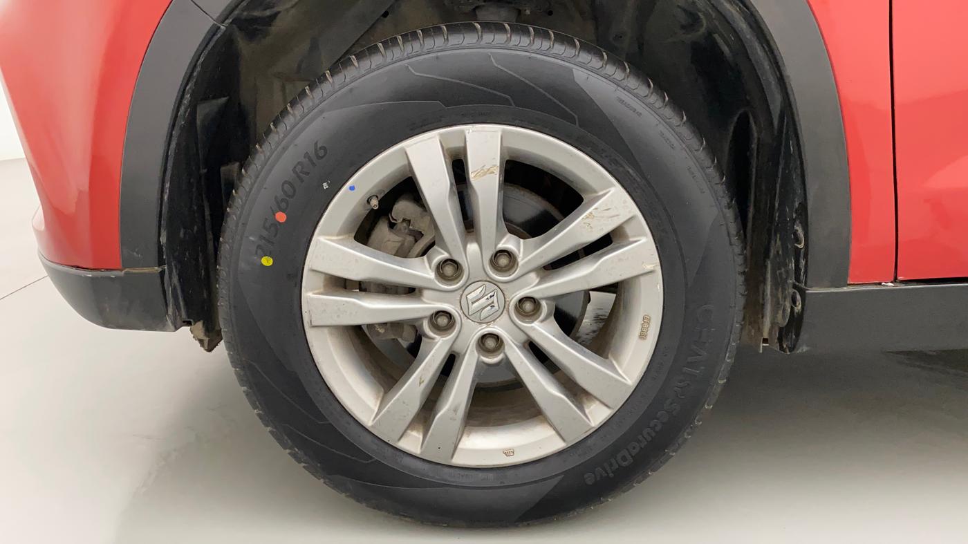 2016 Maruti Vitara Brezza ZDI PLUS DUAL TONE, Diesel, Manual, 55,290 km, Left Front Wheel