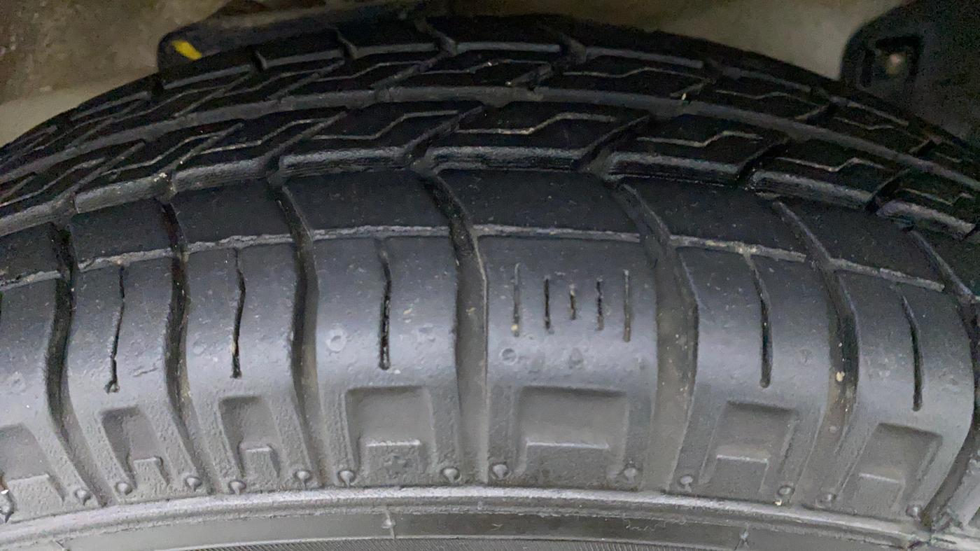 2021 Maruti Eeco 5 STR WITH AC PLUSHTR, Petrol, Manual, 10,252 km, Left Front Tyre Tread