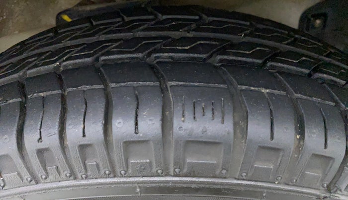 2021 Maruti Eeco 5 STR WITH AC PLUSHTR, Petrol, Manual, 10,252 km, Left Front Tyre Tread