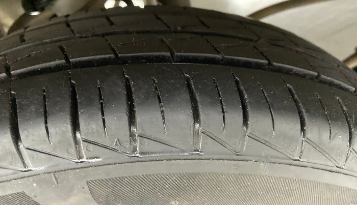 2021 Maruti Alto LXI CNG, CNG, Manual, 20,270 km, Right Rear Tyre Tread