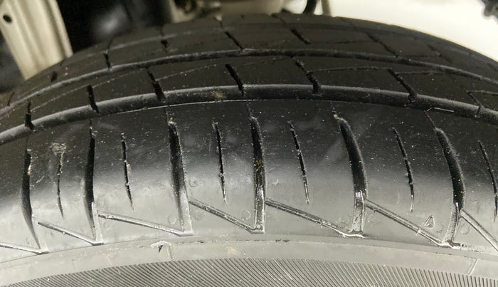 2021 Maruti Alto LXI CNG, CNG, Manual, 20,270 km, Left Rear Tyre Tread