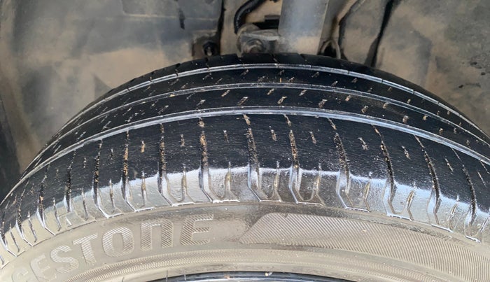 2022 Tata PUNCH ADVENTURE MT, Petrol, Manual, 33,223 km, Left Front Tyre Tread