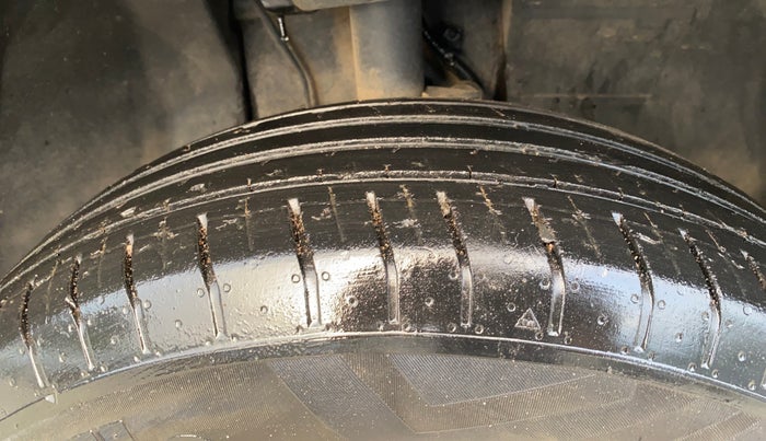 2022 Tata PUNCH ADVENTURE MT, Petrol, Manual, 33,223 km, Right Front Tyre Tread