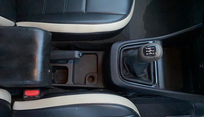 2022 Tata PUNCH ADVENTURE MT, Petrol, Manual, 33,223 km, Gear Lever
