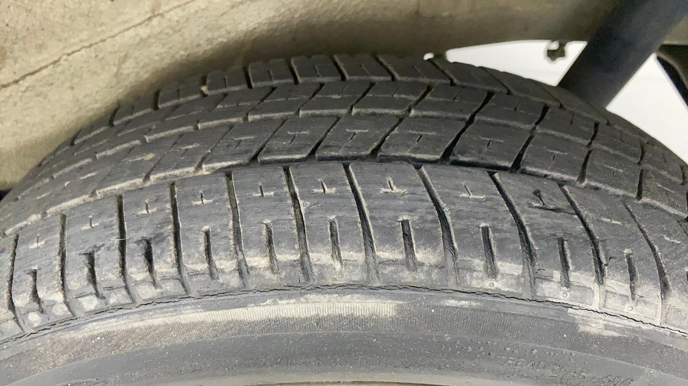 2015 Maruti Wagon R 1.0 VXI AMT, Petrol, Automatic, 41,000 km, Left Rear Tyre Tread