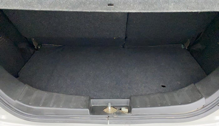 2015 Maruti Wagon R 1.0 VXI AMT, Petrol, Automatic, 41,000 km, Boot Inside
