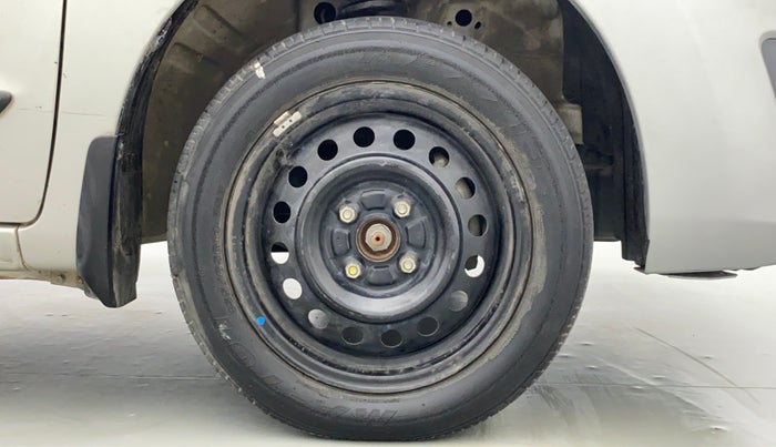 2015 Maruti Wagon R 1.0 VXI AMT, Petrol, Automatic, 41,000 km, Right Front Wheel