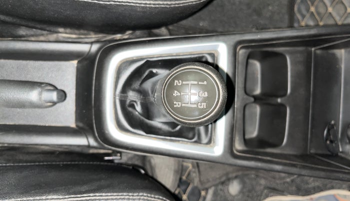 2020 Maruti Swift LXI, CNG, Manual, 62,690 km, Gear Lever