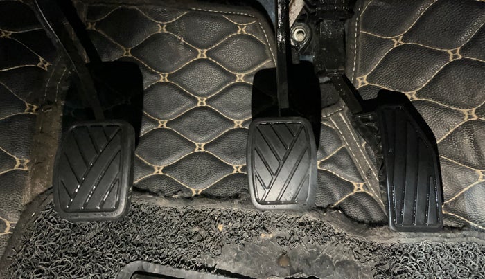 2020 Maruti Swift LXI, CNG, Manual, 62,690 km, Pedals