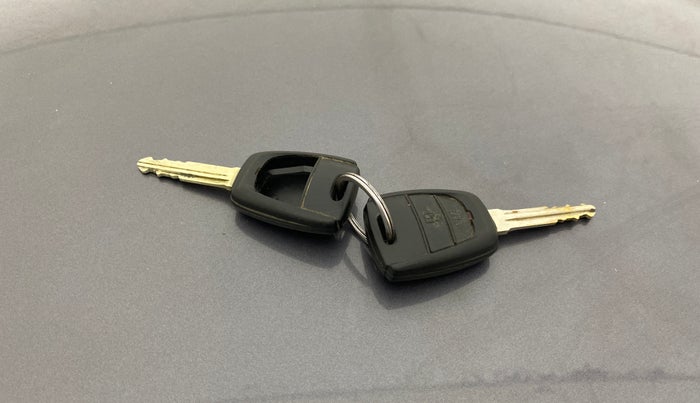 2019 Hyundai Xcent S 1.2, Petrol, Manual, 55,158 km, Key Close Up