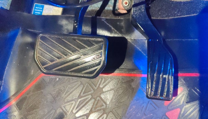 2018 Maruti Vitara Brezza ZDI PLUS AMT, Diesel, Automatic, 51,093 km, Pedals