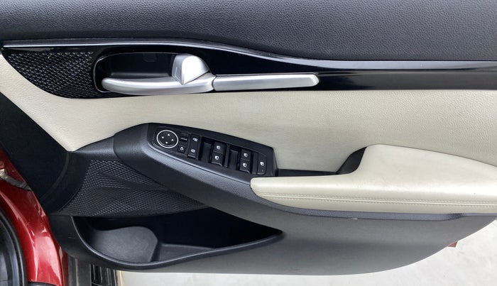 2019 KIA SELTOS HTX 1.5 PETROL MT, Petrol, Manual, 55,260 km, Driver Side Door Panels Control