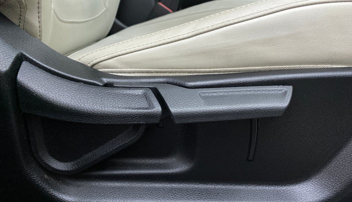2019 KIA SELTOS HTX 1.5 PETROL MT, Petrol, Manual, 55,260 km, Driver Side Adjustment Panel