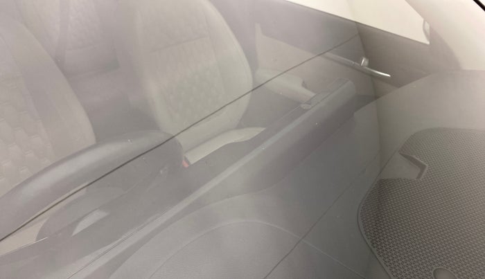 2019 KIA SELTOS HTX 1.5 PETROL MT, Petrol, Manual, 55,260 km, Front windshield - Minor spot on windshield