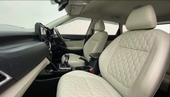 2019 KIA SELTOS HTX 1.5 PETROL MT, Petrol, Manual, 55,260 km, Right Side Front Door Cabin