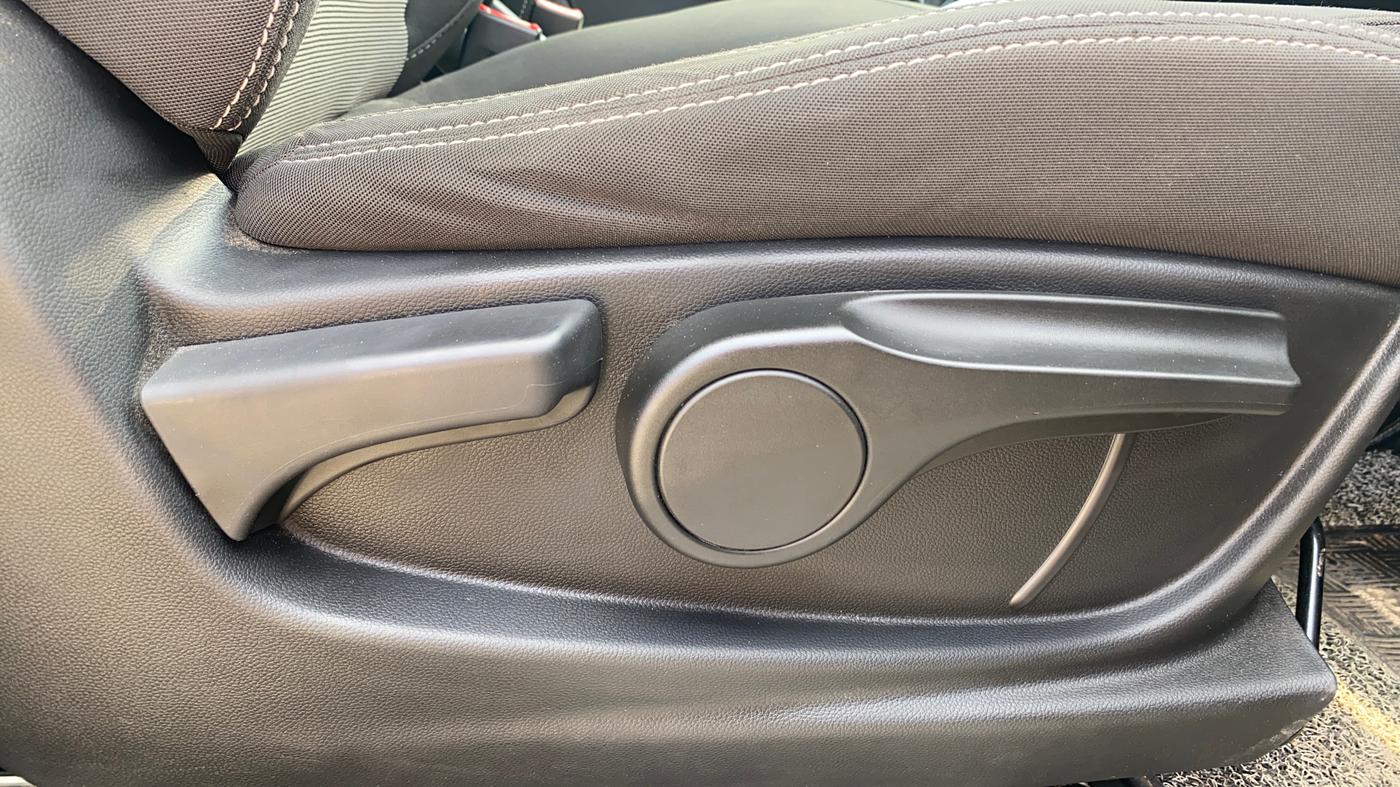 2021 MG HECTOR PLUS SUPER 1.5 PETROL TURBO HYBRID MT 7-STR, Petrol, Manual, 29,252 km, Driver Side Adjustment Panel