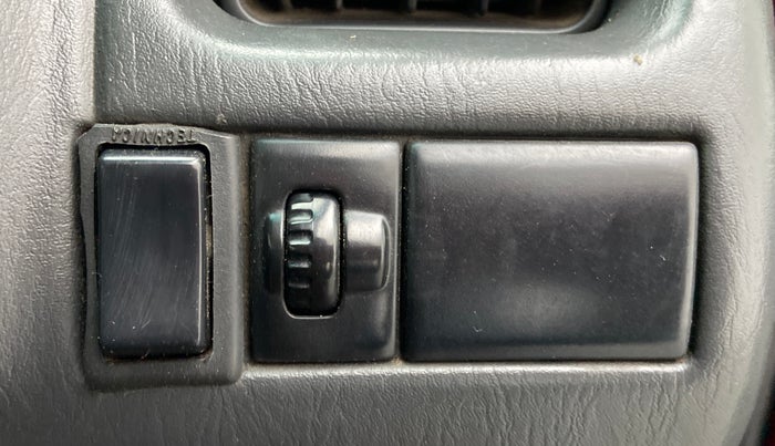2010 Maruti Wagon R LXI MINOR, Petrol, Manual, 81,881 km, Dashboard - Headlight height adjustment not working