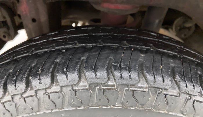 2010 Maruti Wagon R LXI MINOR, Petrol, Manual, 81,881 km, Right Rear Tyre Tread