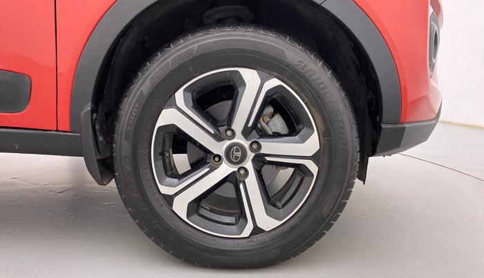 2021 Tata NEXON XZA PLUS PETROL, Petrol, Automatic, 10,453 km, Right Front Wheel