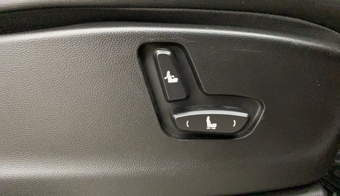 2019 MG HECTOR SHARP 1.5 DCT PETROL, Petrol, Automatic, 30,917 km, Driver Side Adjustment Panel
