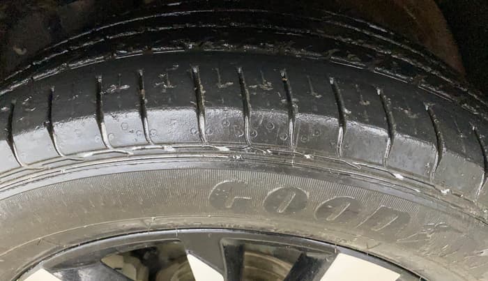 2019 MG HECTOR SHARP 1.5 DCT PETROL, Petrol, Automatic, 30,917 km, Left Front Tyre Tread