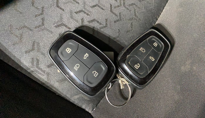 2022 Tata TIGOR XZ PLUS CNG, CNG, Manual, 33,245 km, Key Close Up