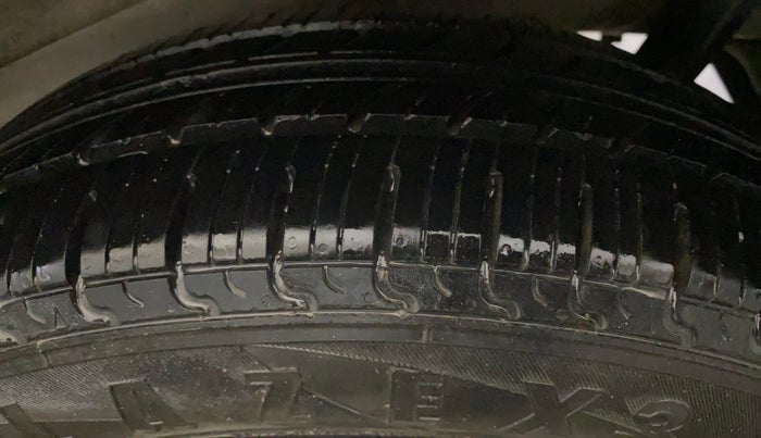 2014 Maruti Wagon R 1.0 VXI, Petrol, Manual, 58,574 km, Left Rear Tyre Tread