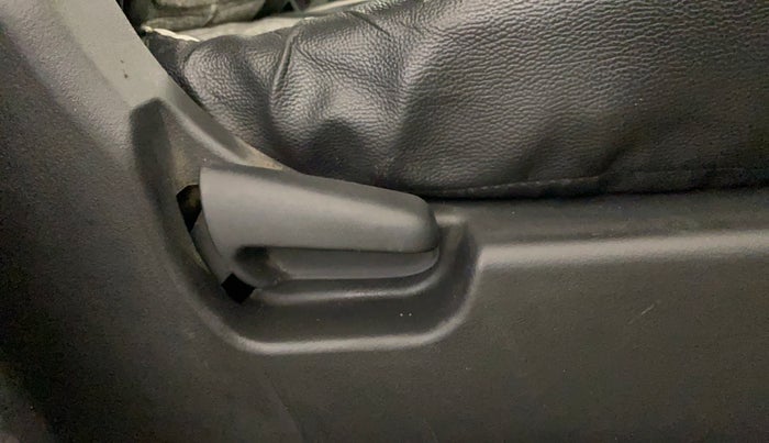 2014 Maruti Wagon R 1.0 VXI, Petrol, Manual, 58,574 km, Driver Side Adjustment Panel