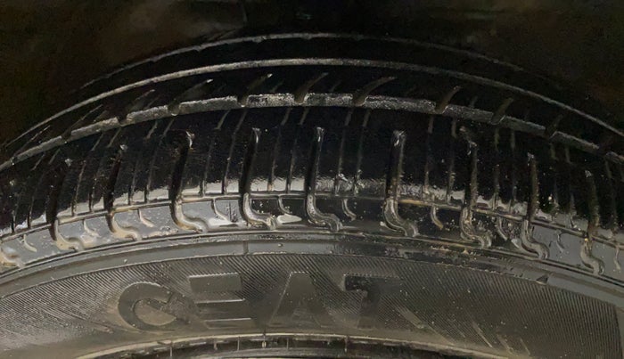 2014 Maruti Wagon R 1.0 VXI, Petrol, Manual, 58,574 km, Right Front Tyre Tread