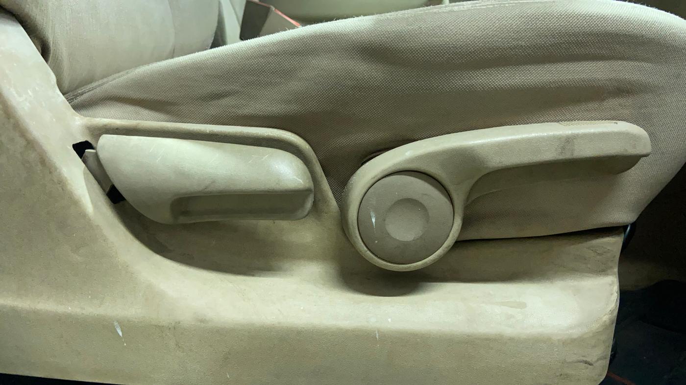 2015 Maruti Ertiga ZDI, Diesel, Manual, 1,01,127 km, Driver Side Adjustment Panel