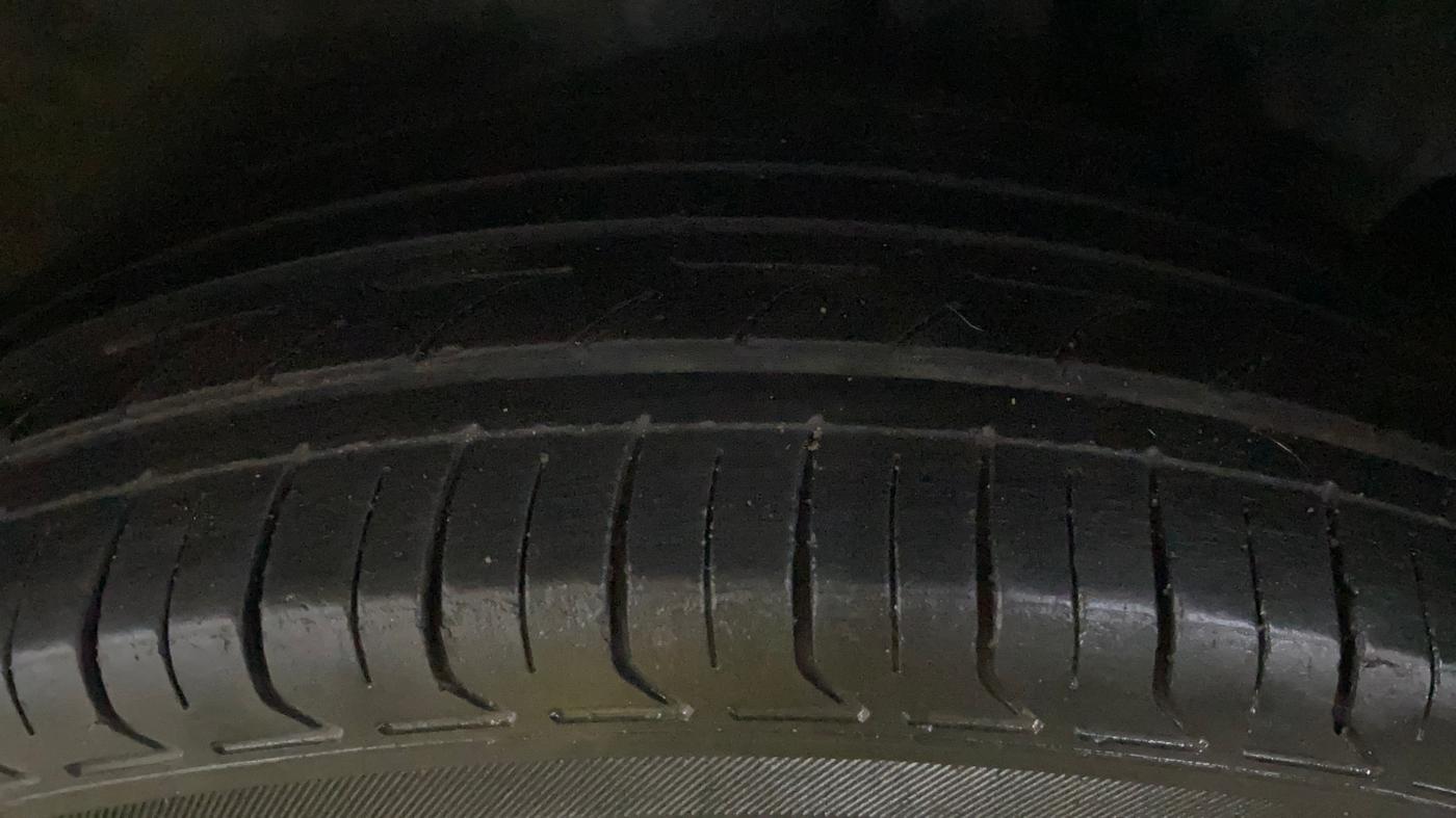 2015 Maruti Ertiga ZDI, Diesel, Manual, 1,01,127 km, Left Rear Tyre Tread
