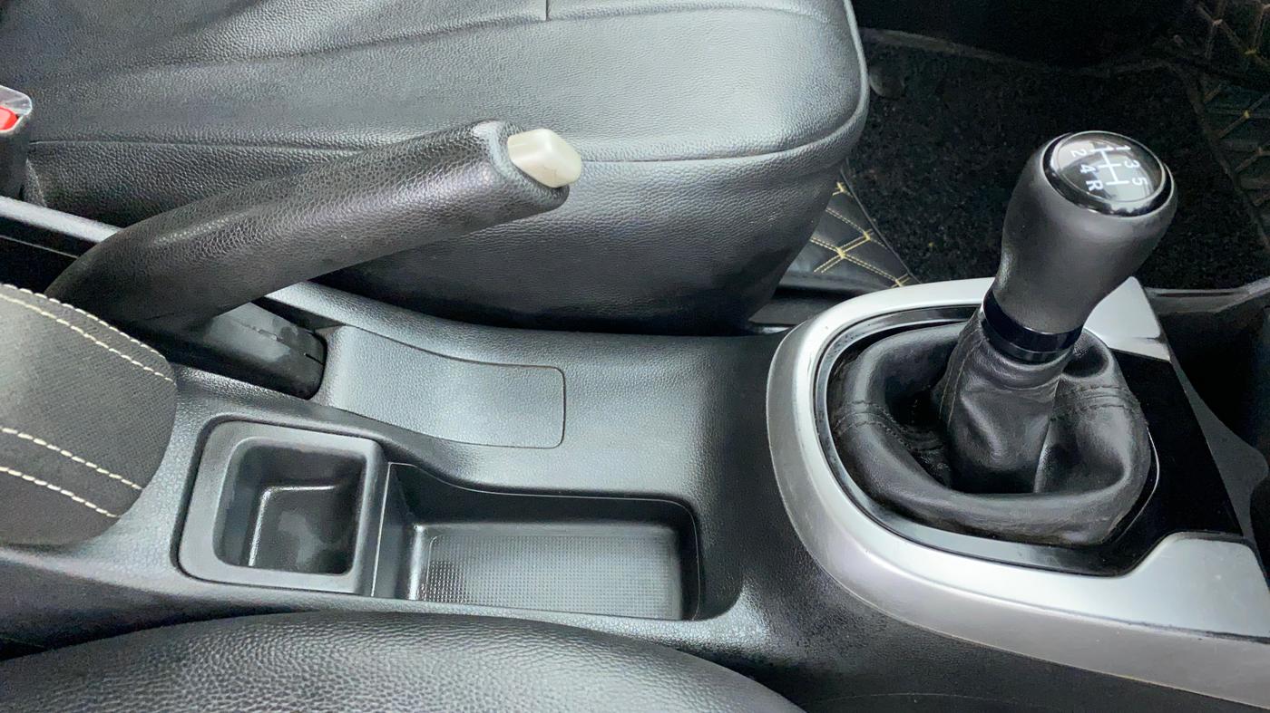 2019 Honda WR-V 1.2 i-VTEC VX MT, Petrol, Manual, 38,273 km, Gear Lever