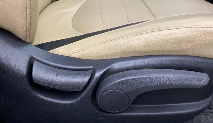 2018 Hyundai Creta SX PLUS 1.6 DIESEL, Diesel, Manual, 63,054 km, Driver Side Adjustment Panel