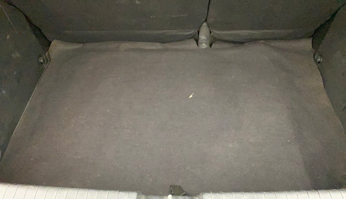 2017 Hyundai Elite i20 ASTA 1.2, Petrol, Manual, 1,03,531 km, Boot Inside