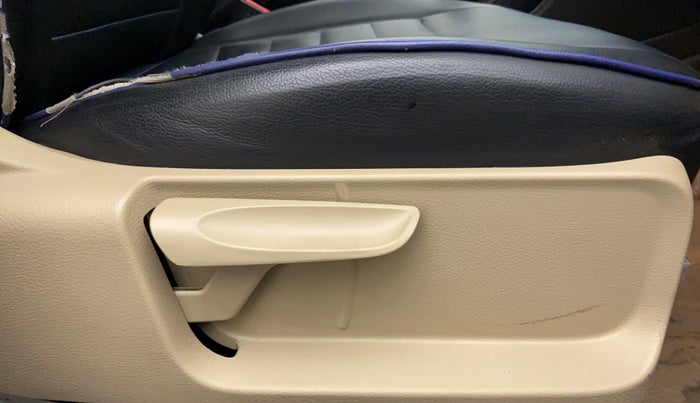 2016 Volkswagen Ameo COMFORTLINE 1.2, Petrol, Manual, 21,607 km, Driver Side Adjustment Panel