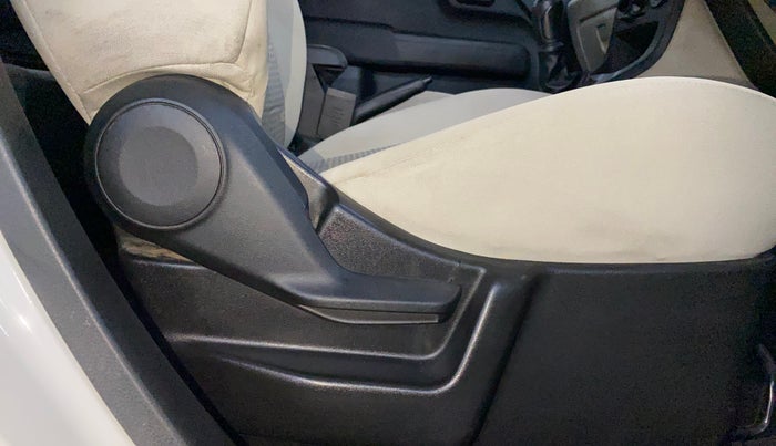 2021 Maruti New Wagon-R LXI 1.0, Petrol, Manual, 80,319 km, Driver Side Adjustment Panel