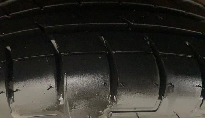 2022 Maruti New Wagon-R ZXI PLUS 1.2 DUAL TONE, Petrol, Manual, 53,244 km, Right Rear Tyre Tread