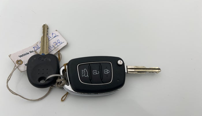 2018 Hyundai Elite i20 ASTA 1.2 DUAL TONE, Petrol, Manual, 75,068 km, Key Close Up