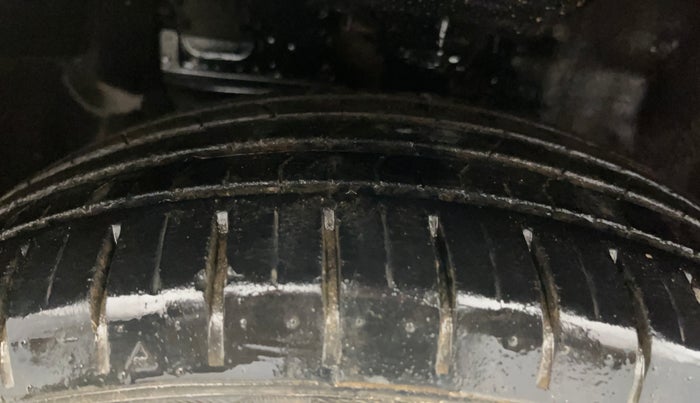 2018 Hyundai Elite i20 ASTA 1.2 DUAL TONE, Petrol, Manual, 75,068 km, Left Front Tyre Tread