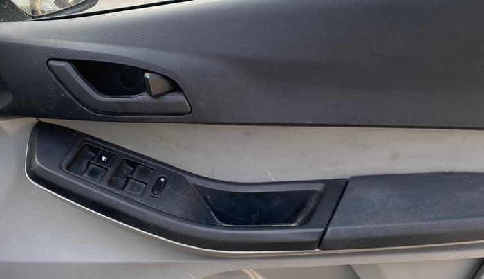 2023 Tata Tiago XT (O) PETROL, Petrol, Manual, 24,291 km, Driver Side Door Panels Control