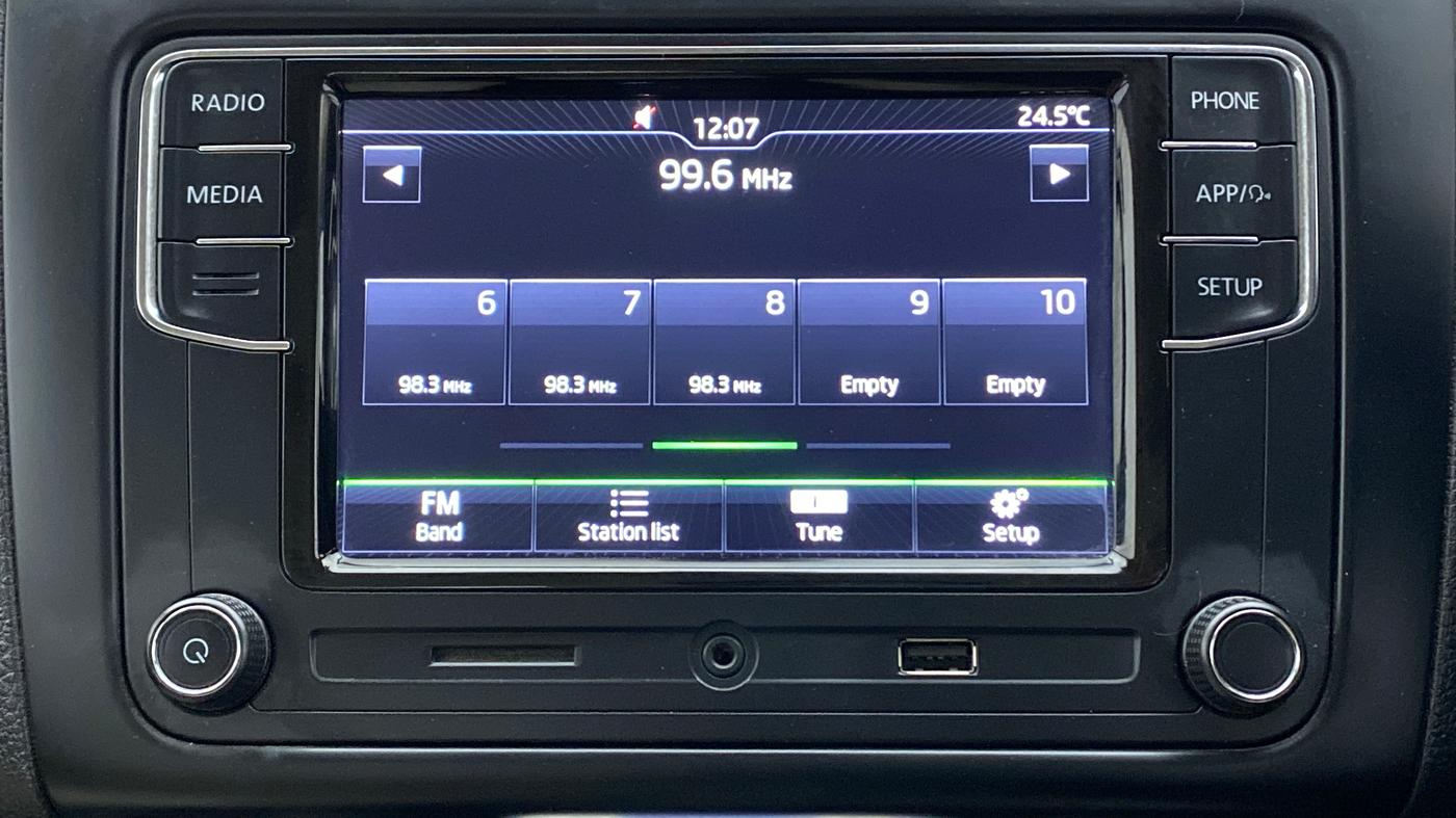 2017 Skoda Rapid 1.6 MPI STYLE AT, Petrol, Automatic, 36,023 km, Infotainment System