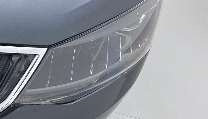 2017 Skoda Rapid 1.6 MPI STYLE AT, Petrol, Automatic, 36,023 km, Left headlight - Minor scratches