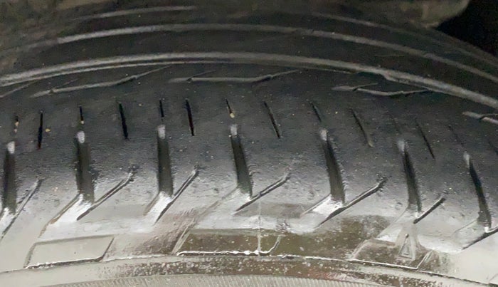 2016 Toyota Corolla Altis J+ PETROL, Petrol, Manual, 91,919 km, Right Rear Tyre Tread