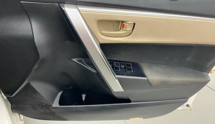2016 Toyota Corolla Altis J+ PETROL, Petrol, Manual, 91,919 km, Driver Side Door Panels Control