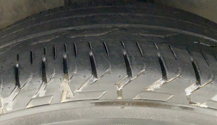 2016 Toyota Corolla Altis J+ PETROL, Petrol, Manual, 91,919 km, Left Front Tyre Tread