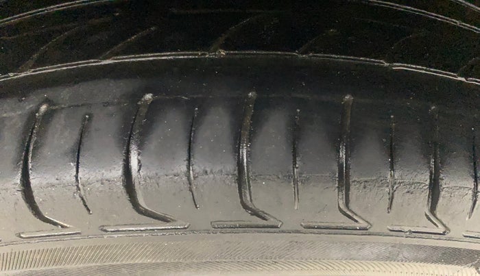 2019 Renault TRIBER RXZ, Petrol, Manual, 84,691 km, Left Rear Tyre Tread