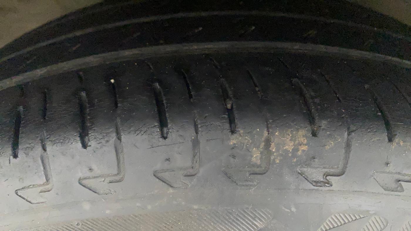2020 Maruti IGNIS ZETA 1.2 AMT, Petrol, Automatic, 66,553 km, Right Rear Tyre Tread