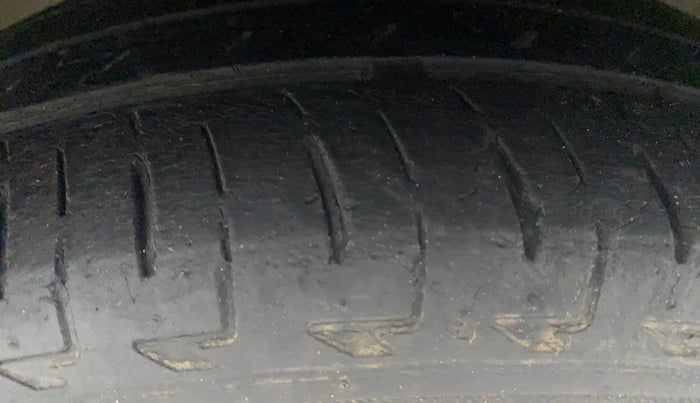 2020 Maruti IGNIS ZETA 1.2 AMT, Petrol, Automatic, 66,553 km, Right Front Tyre Tread