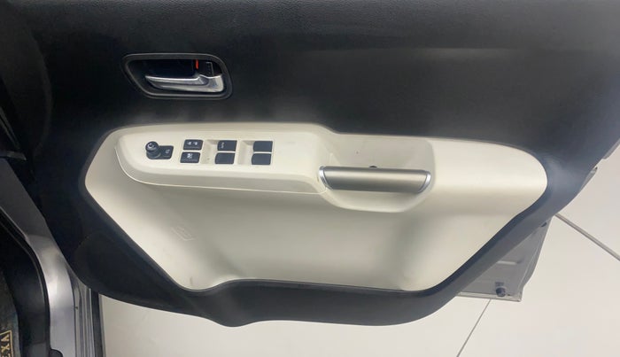 2020 Maruti IGNIS ZETA 1.2 AMT, Petrol, Automatic, 66,553 km, Driver Side Door Panels Control